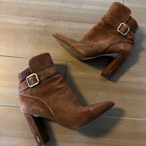 Ankle boots suede